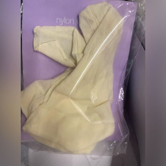 Wig by Paula Young Sheer Satisfaction Spun Gold - Picture 8 of 8